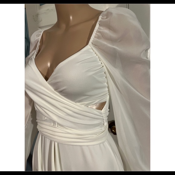 Aliah Puff Chiffon Wrap Dress in Ivory. Size: XS - Picture 9 of 13